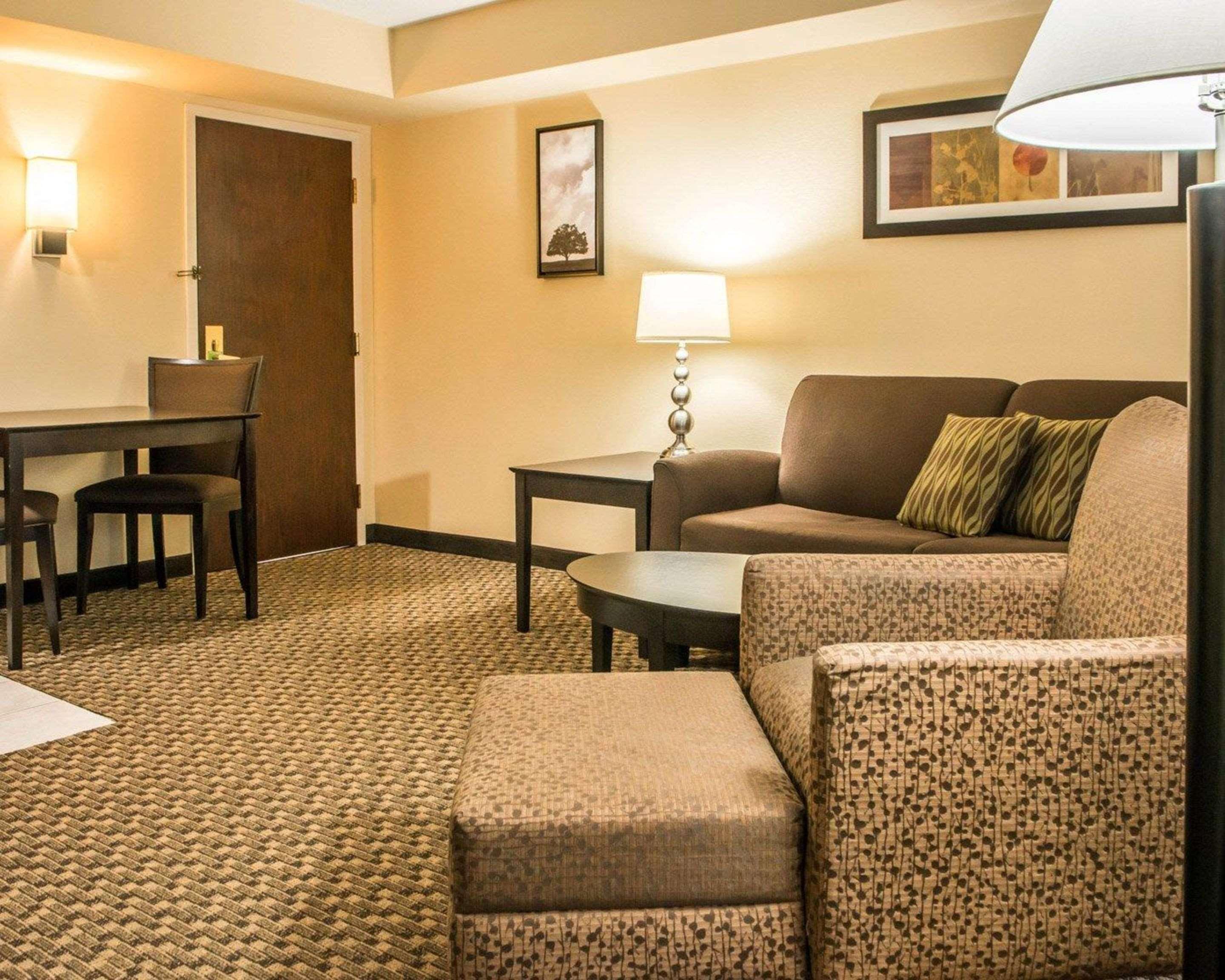 Mainstay Suites Verona Exterior foto